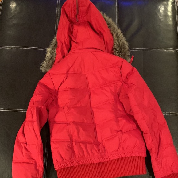 Gorgeous Red Winter Coat w/ Detachable Hood - Picture 3 of 4